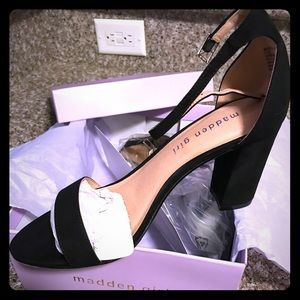 BRAND NEW black Strappy block heel sandals