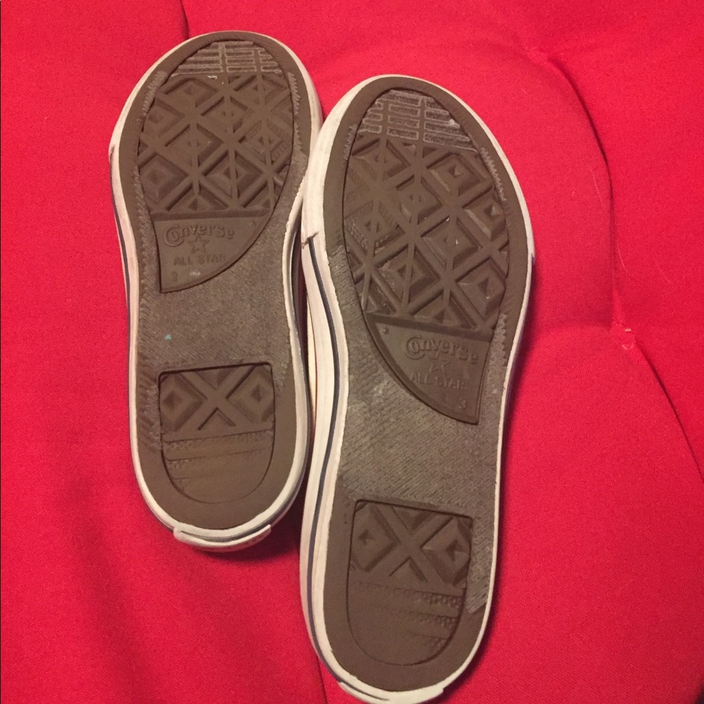 Converse - Picture 2 of 3