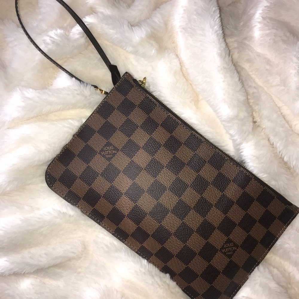 MAKE OFFER Louis Vuitton wristlet