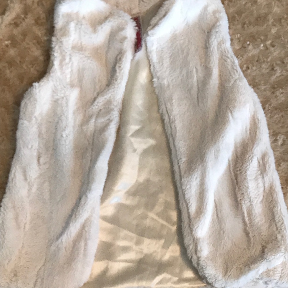 Fur vest