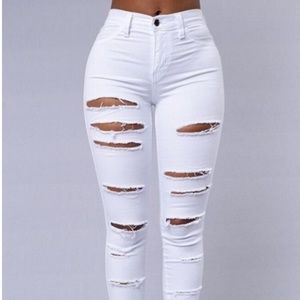 ⭐️  White Jeans Size 5 ⭐️