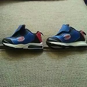 Marvel Ultimate Spider-Man size 7 toddler shoe