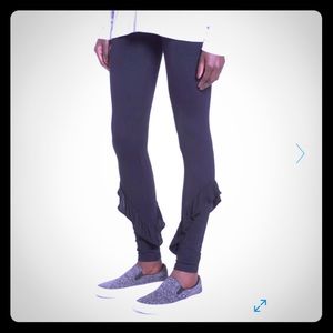 BP Ruffle legging