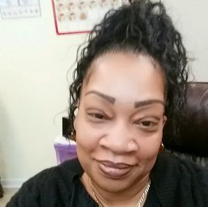 Meet your Posher, Juanita
