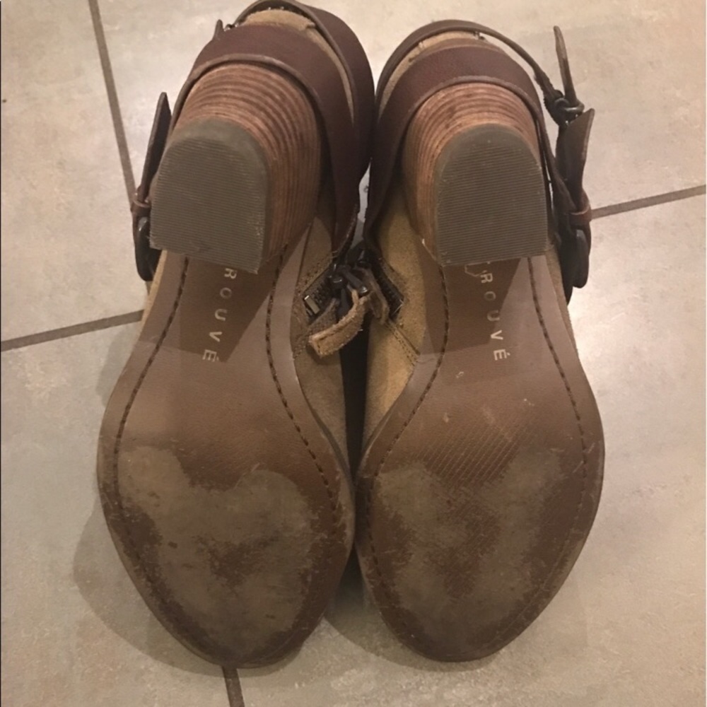 Trouve brown ankle booties w/ metal detail. Size 6 - Picture 3 of 4