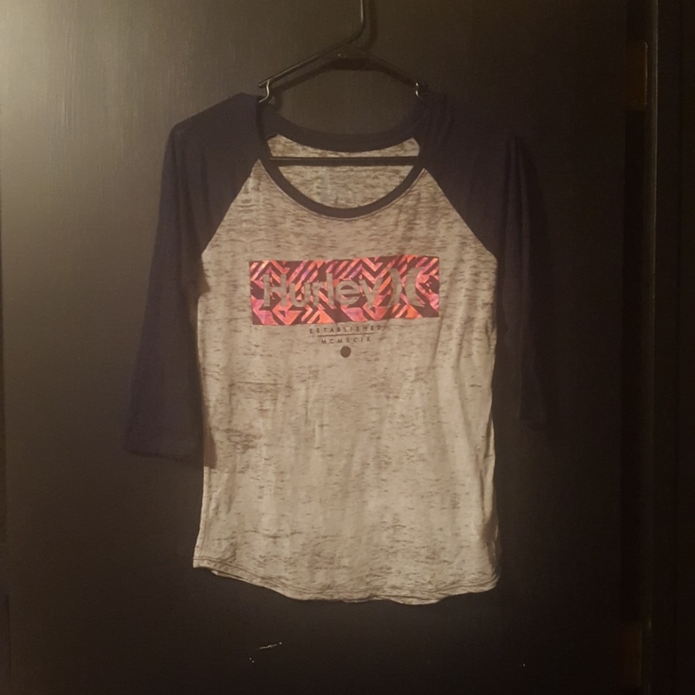 3/4 sleeve Hurley t-shirt