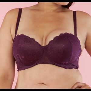 Size 44D brand new w/ tags bra.