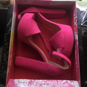 NIB Chinese Laundry Avenue Hot Pink Platform Heels