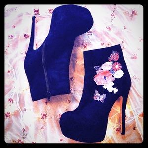 💋High Heeled Ankle Booties💋Size 8- Make Offer!
