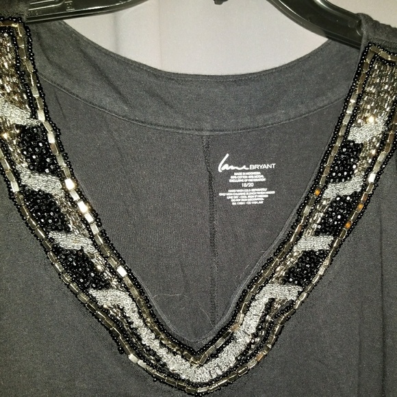 Cold shoulder cotton beaded v-neck top - Picture 2 of 3