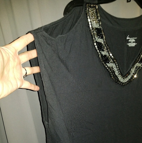 Cold shoulder cotton beaded v-neck top - Picture 3 of 3