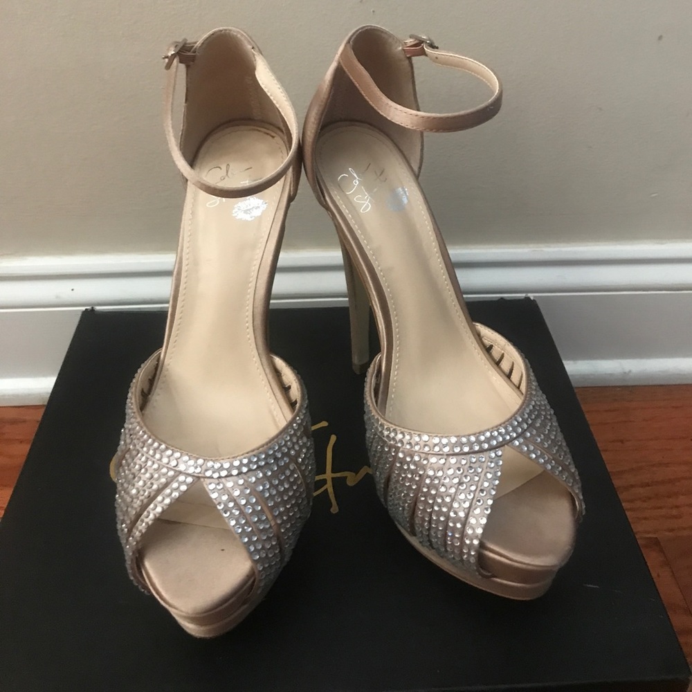 Colin Stuart Jeweled Peep-toe Pump - 9B