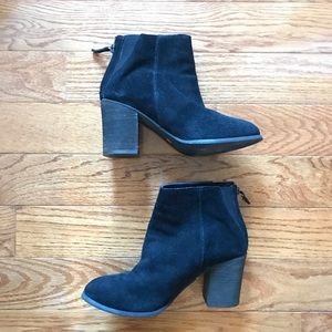 Boots! Suede black, worn once!