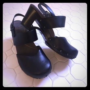 Dansko Thea 38 all black