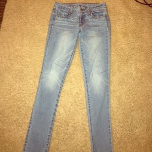 Light wash stretch jeggings