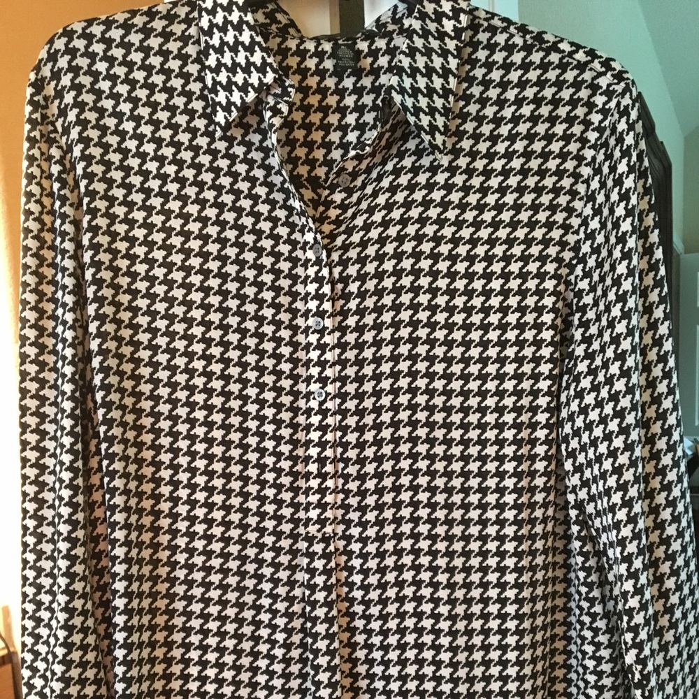 Ralph Lauren black and white houndstooth pattern.