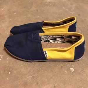 Toms