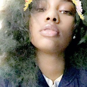 Meet your Posher, Kmyia