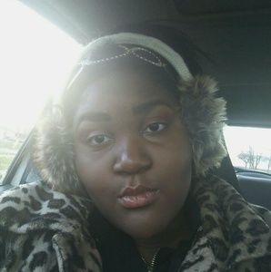 Meet your Posher, Joy