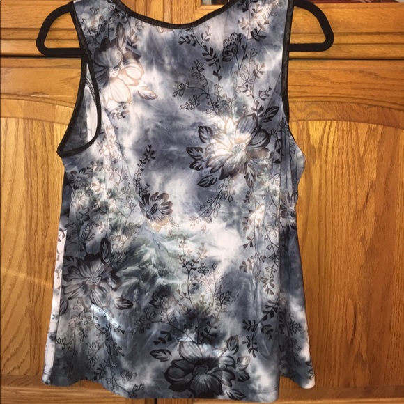 Dress barn shirt! - Picture 3 of 4