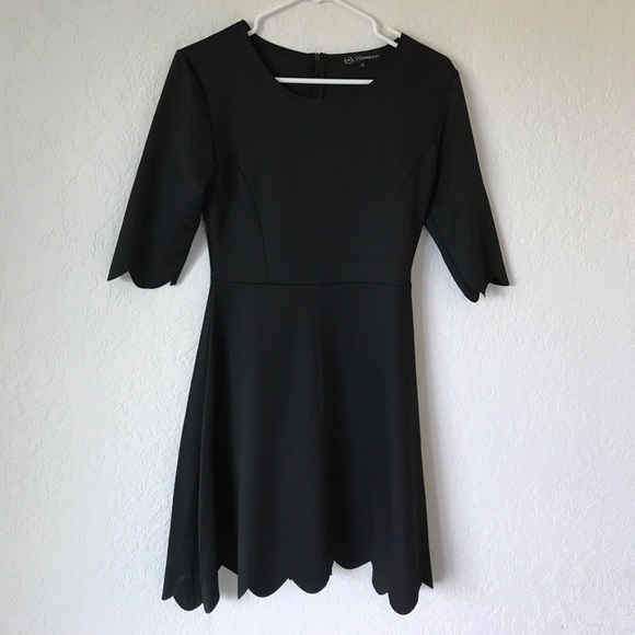 Black dress w/ scalloped design - Picture 5 of 6