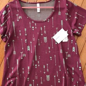 LuLaRoe Large Classic T