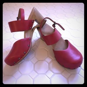Dansko Thea strappy heel in red, size 38