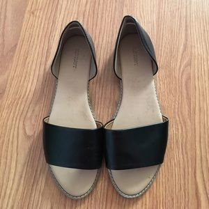 Open toe flats