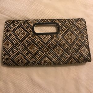 Express Print Clutch 🖤