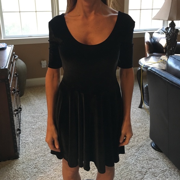 Velvet dress - Picture 2 of 3