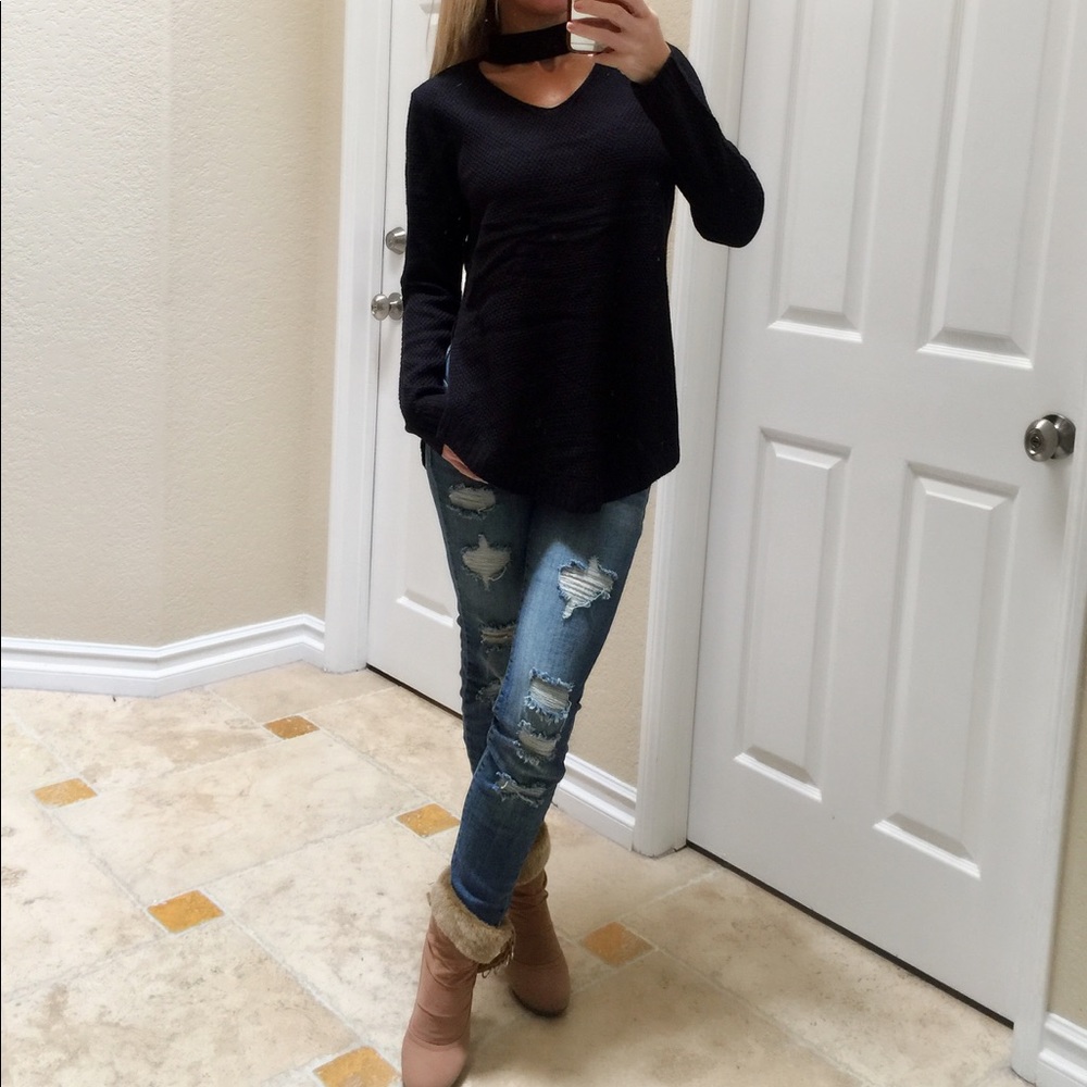 Black Choker Sweater with Side Slits - Picture 4 of 6