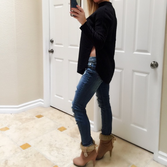 Black Choker Sweater with Side Slits - Picture 5 of 6