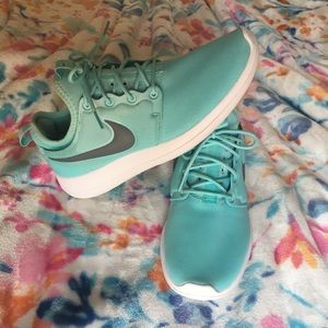 Tiffany Blue Nike Roshe Shoes