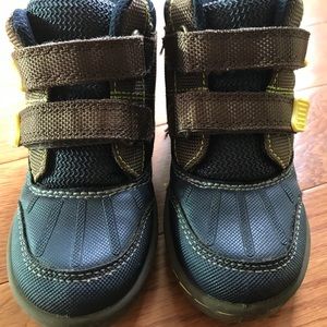 Oshkosh B’gosh, baby Size 7 Boot