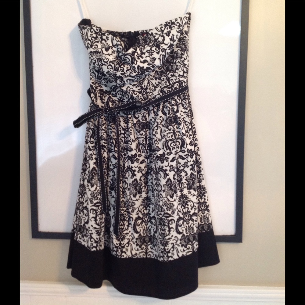Strapless Black & White Summer Dress