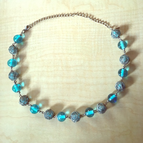 Pretty blue bead and silver necklace - Picture 1 of 2