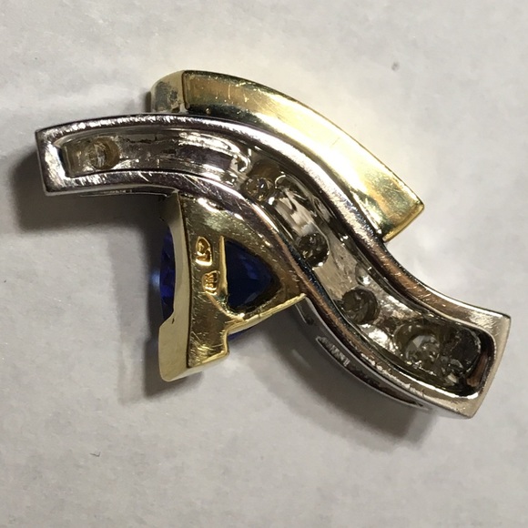 18k Two Tone Modern Tanzanite Diamond Pendant