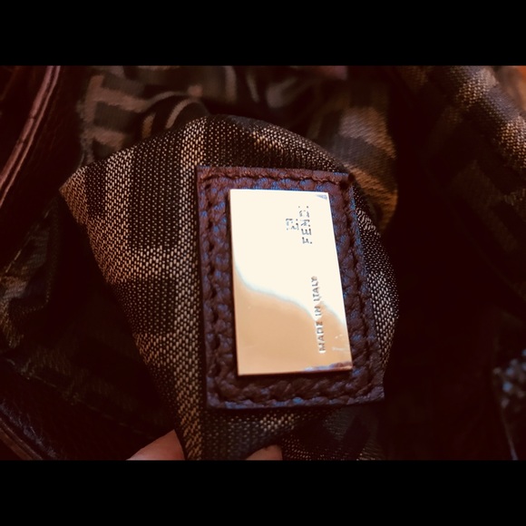 🔴💯🔥WEEKEND SPECIAL. FENDI SPY BAG - Picture 7 of 8