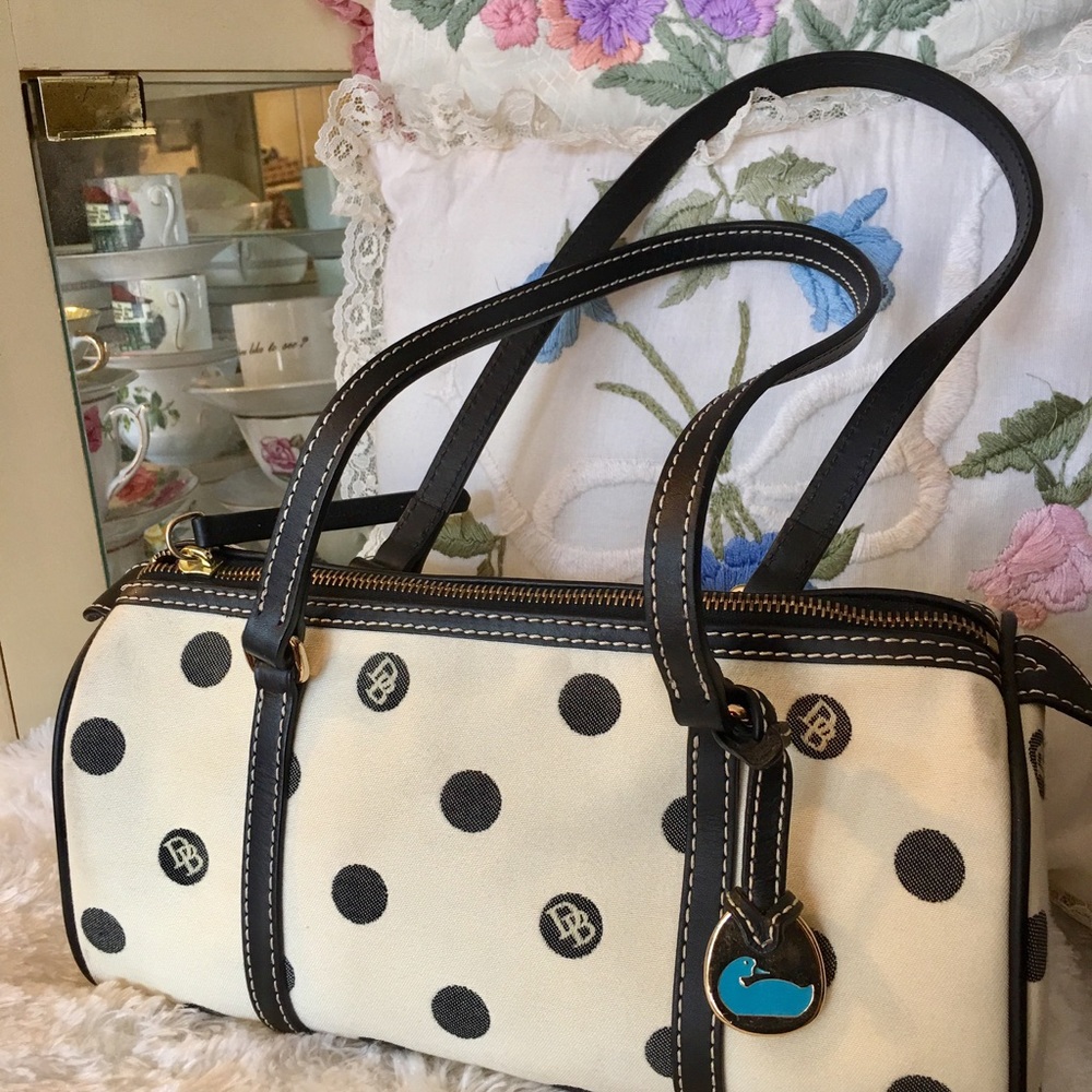 💕Dooney & Bourke Barrel Bag - Picture 3 of 8