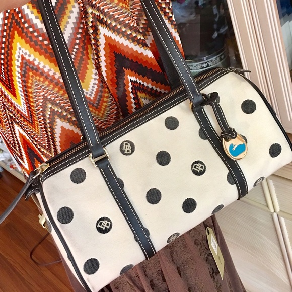 💕Dooney & Bourke Barrel Bag - Picture 8 of 8