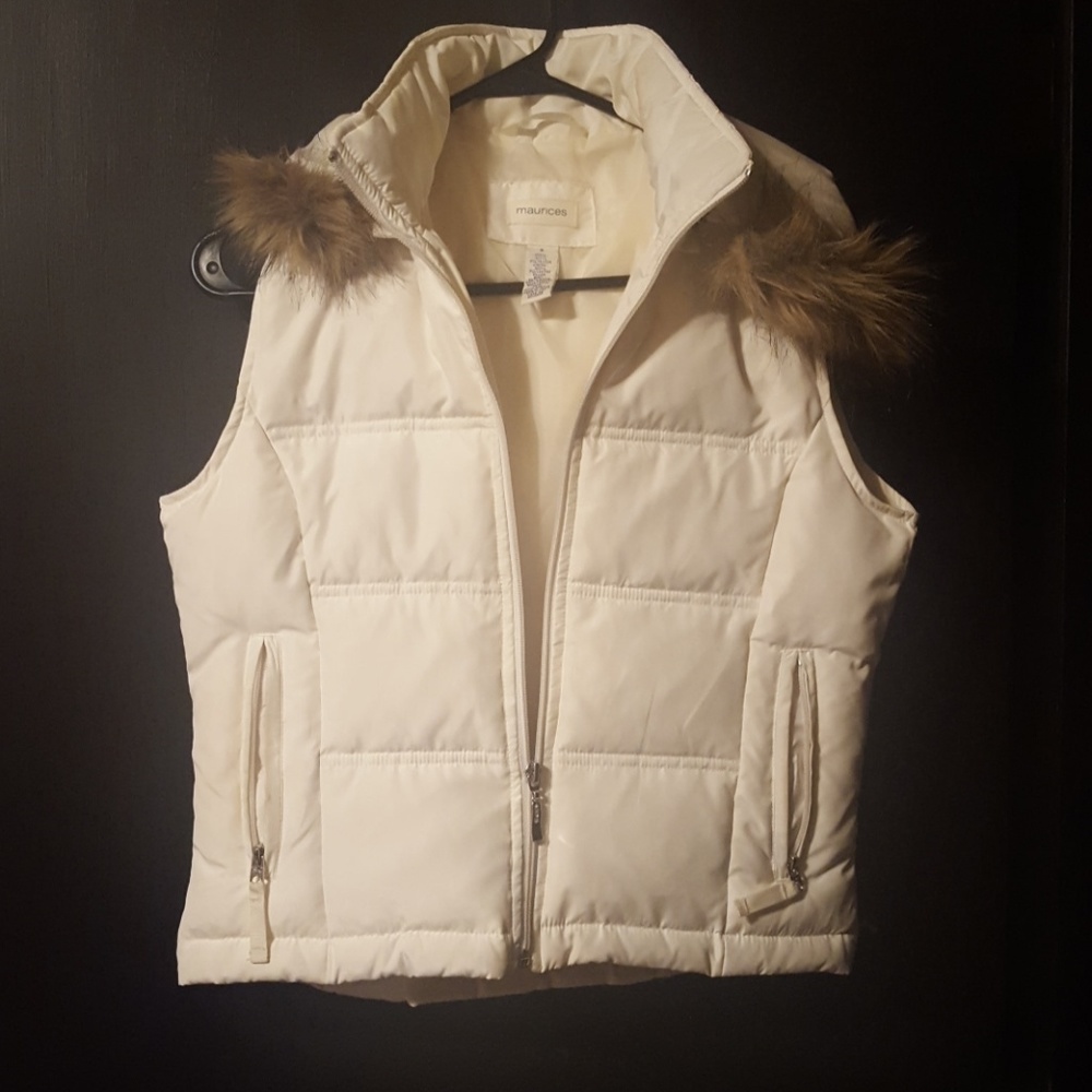 Ivory puffer vest with detachable hood