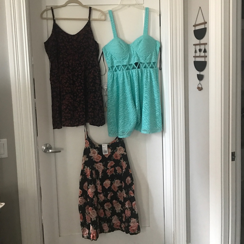 3 Women’s XL Dresses. Material Girl & Forever 21