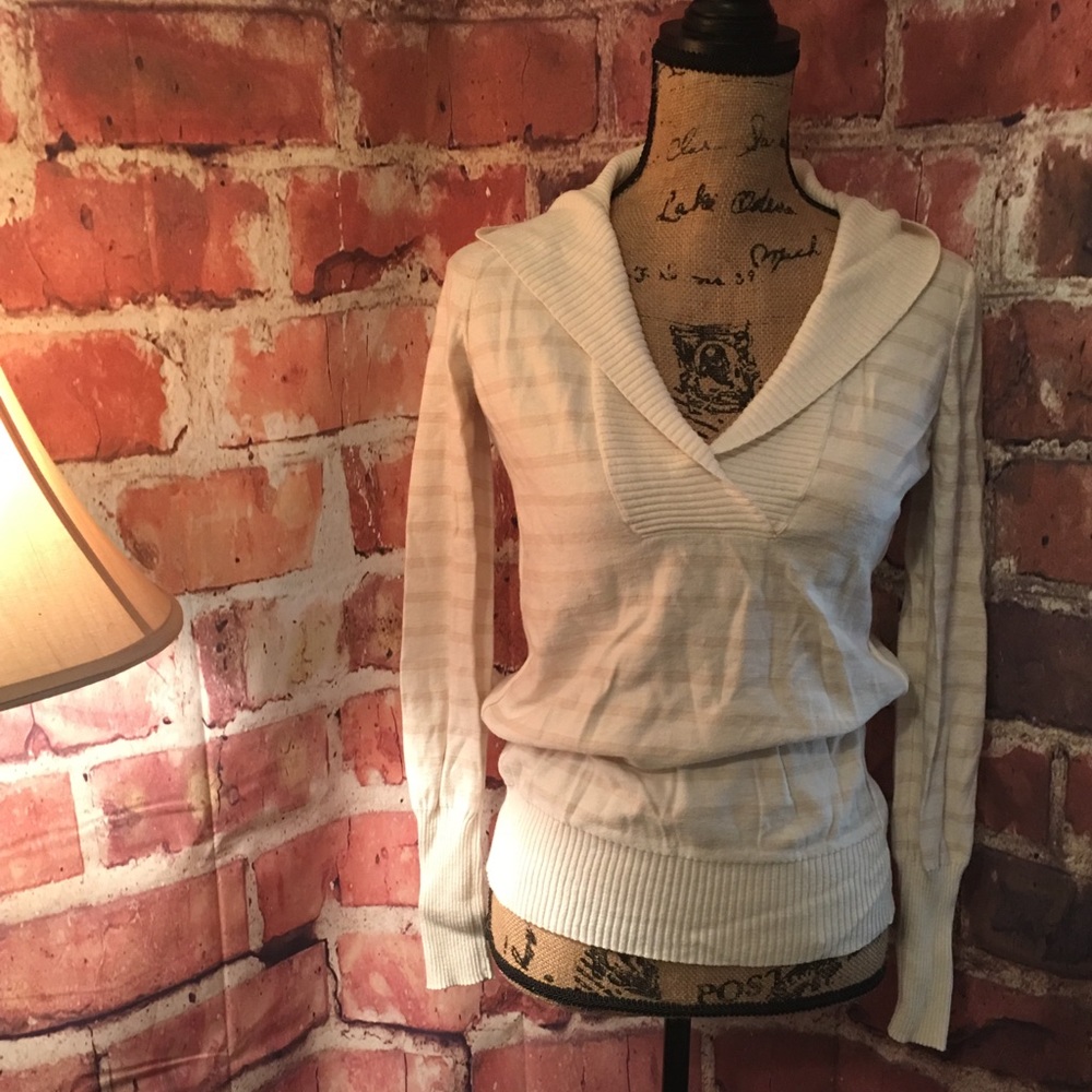 Cream and tan light cotton sweater with hood