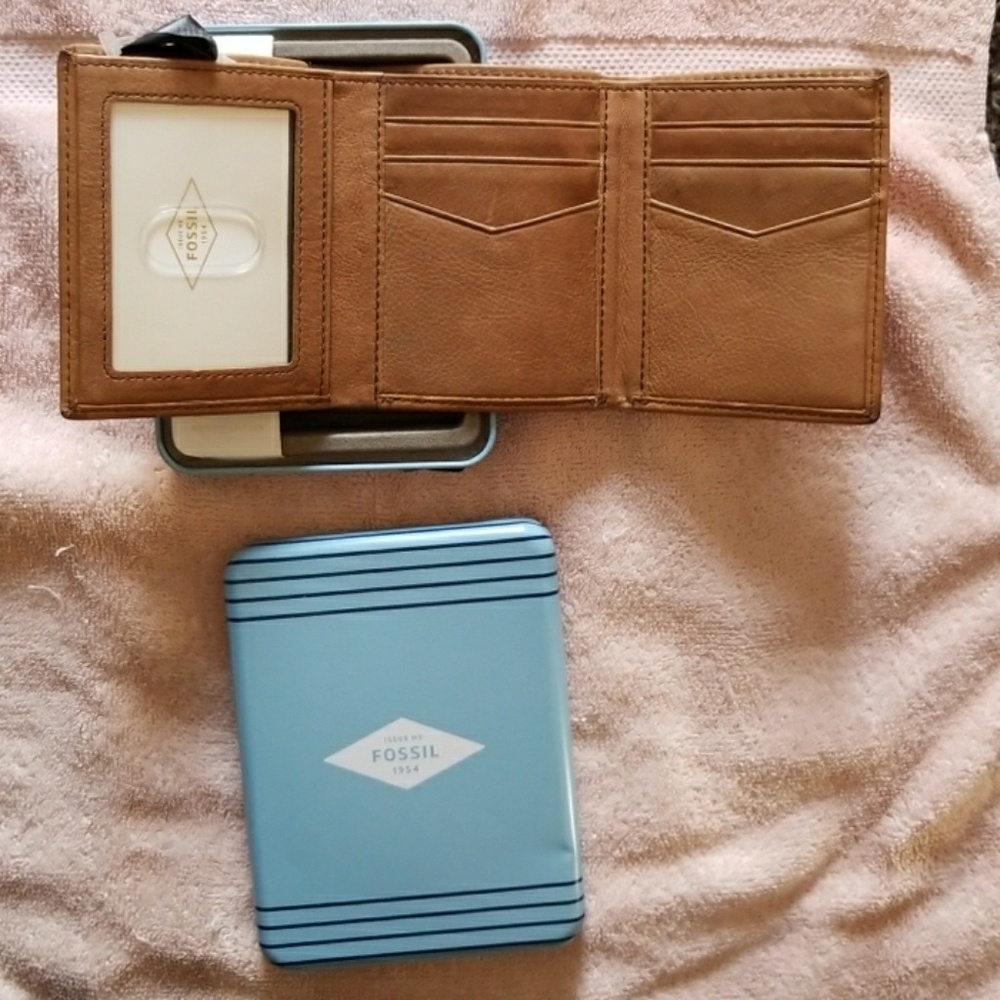 Fossil light brown men's wallet