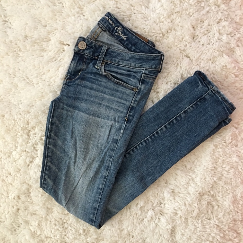 American Eagle medium wash skinny jeans (SHORT length)