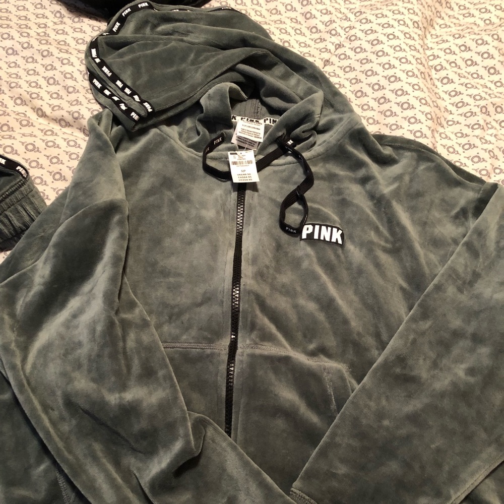 NWT VELOUR PINK SWEATSUIT