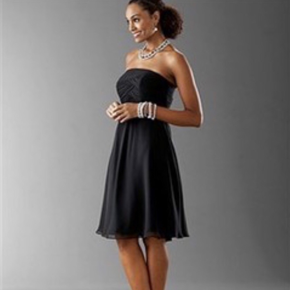 5/20 White House Black Market Strapless Dress