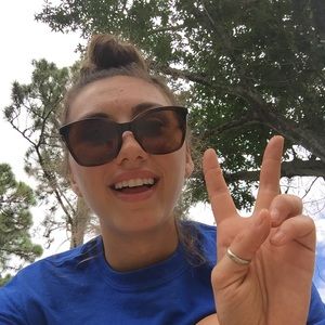 Meet your Posher, Ally