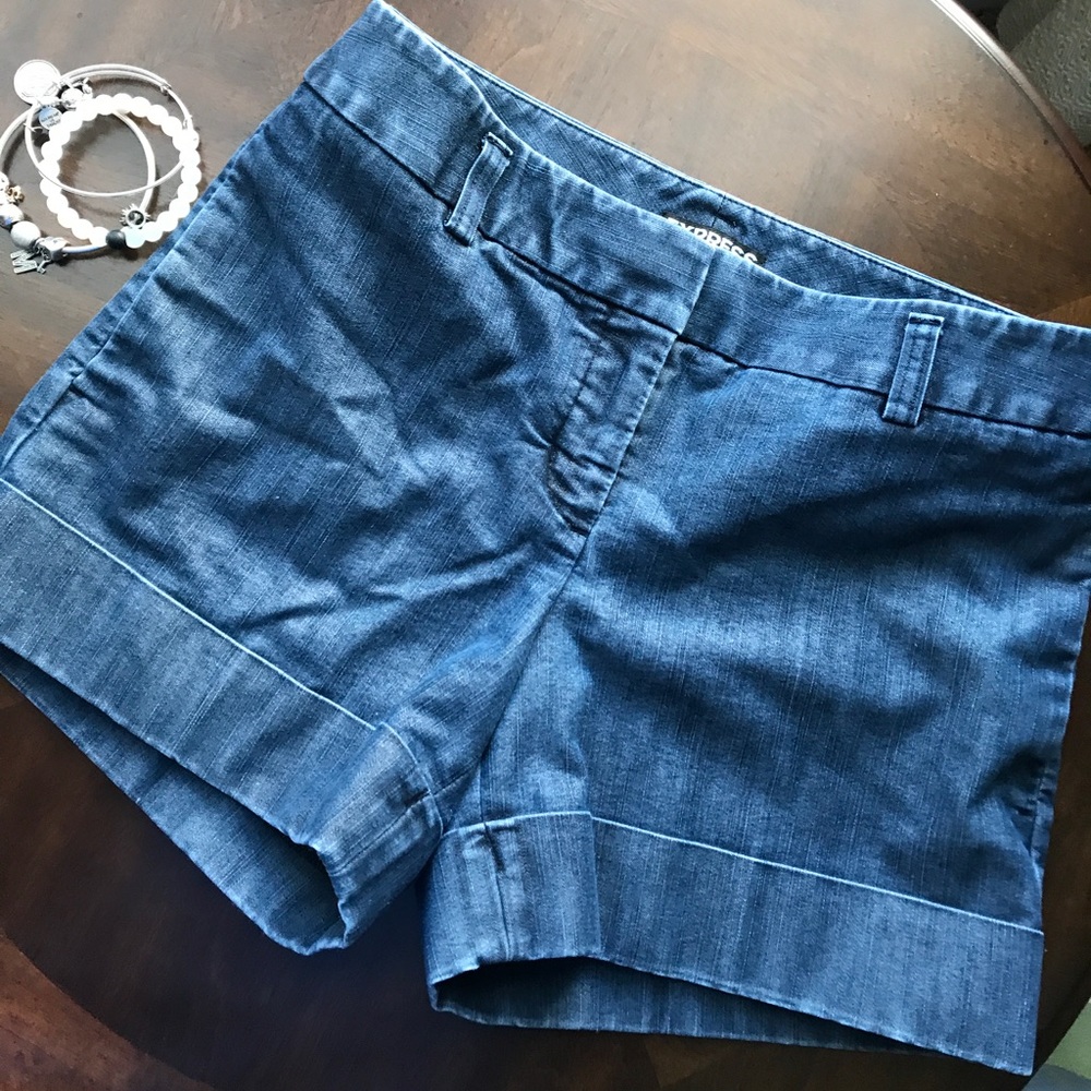 Express Jean Shorts 🔹 - Picture 2 of 5