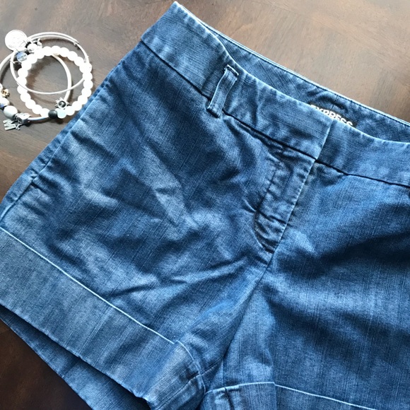 Express Jean Shorts 🔹 - Picture 1 of 5